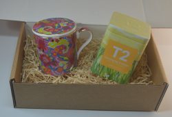 T2 Purple mug & tea hamper - Image 2